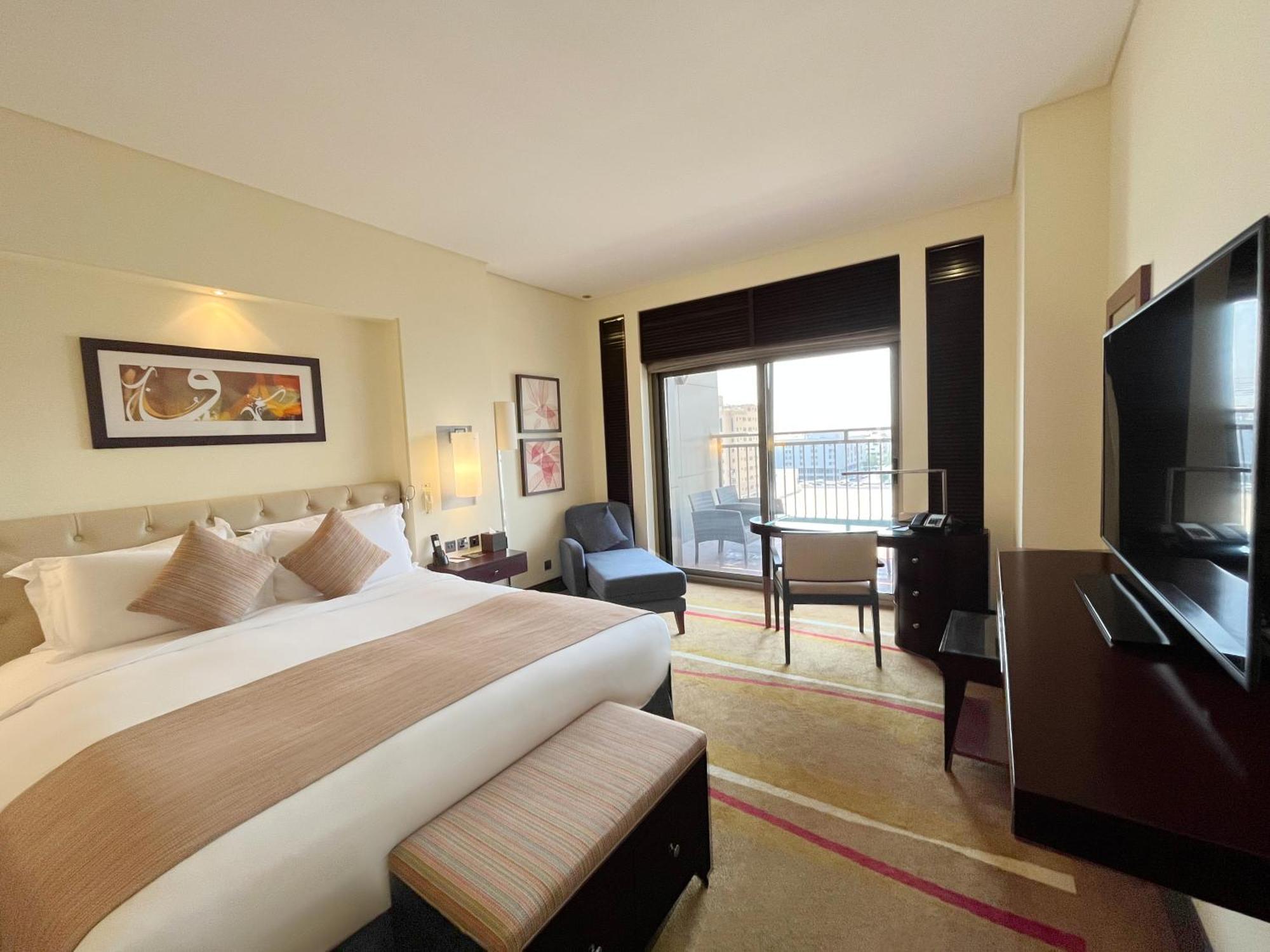 Sofitel Al Khobar The Corniche Hotel Exterior photo A room at the hotel